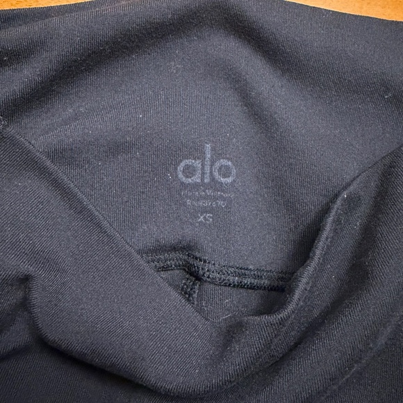 Alo Yoga 7" High-Waist Biker Short in Black AirBrush (Size XS) - Picture 8 of 8